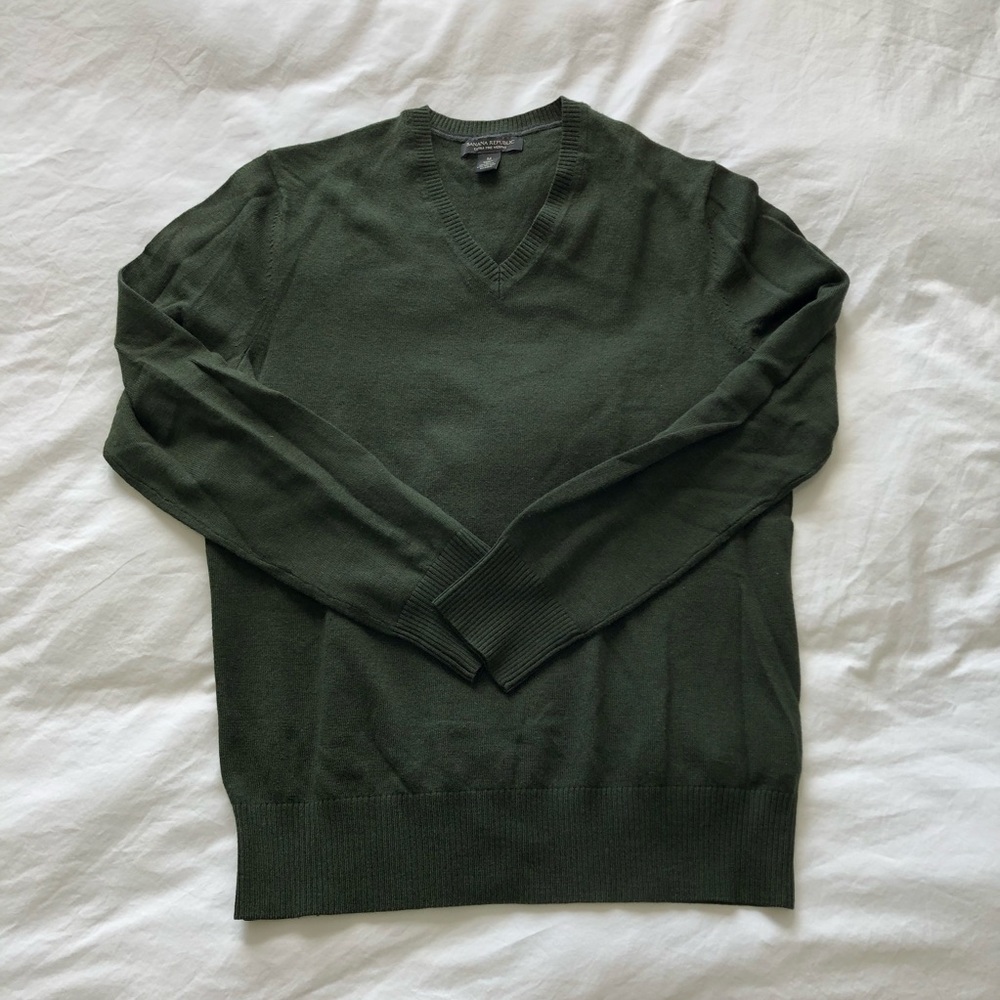 Banana Republic dark green sweater M